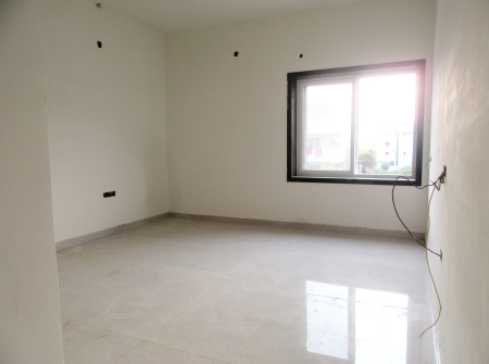 334699657-1) Li id 391 - East facing Flat Master Bedroom.jpg